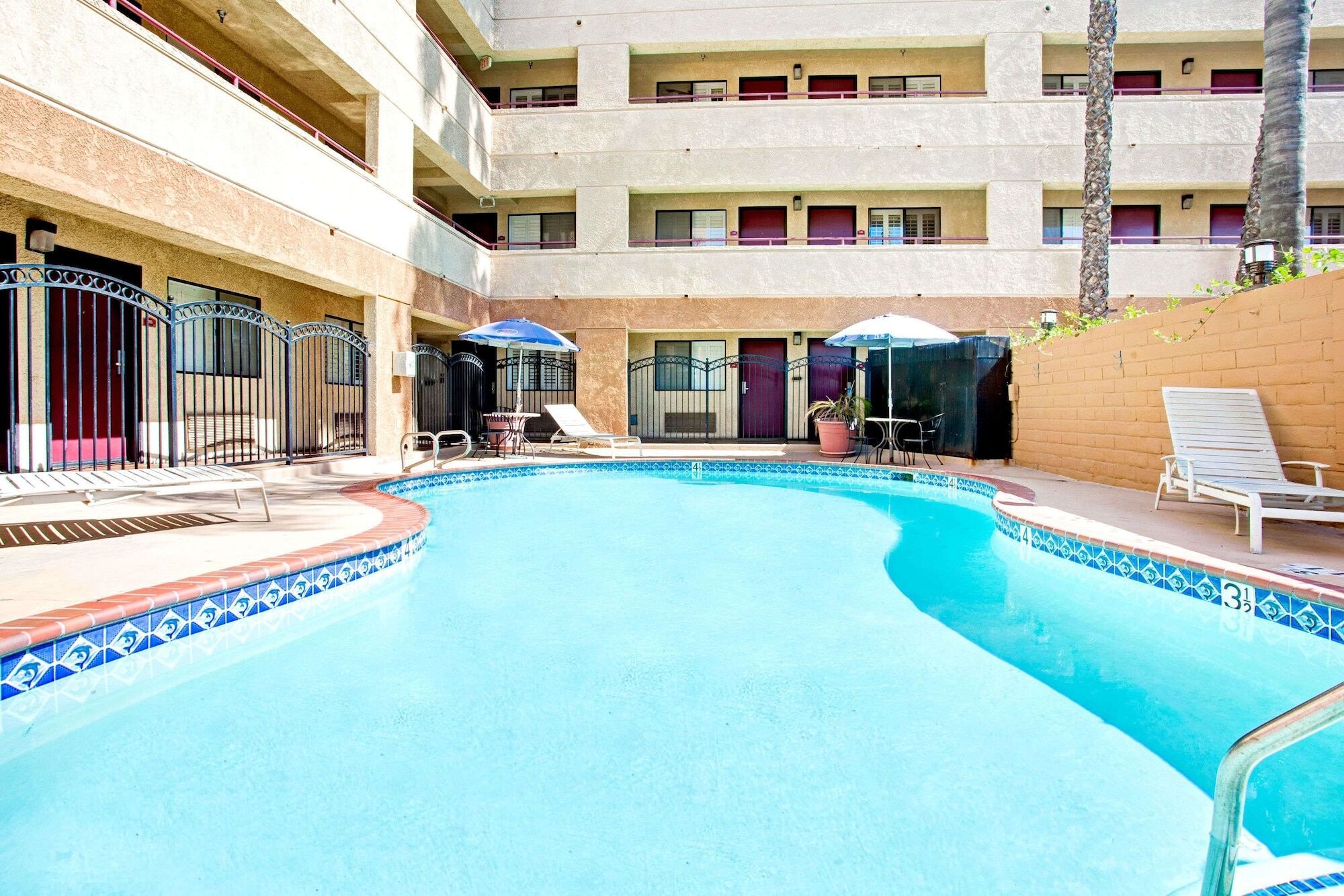 Travelodge By Wyndham Chatsworth Los Angeles Eksteriør bilde
